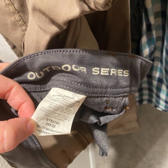 Wrangler Outdoor Series Khaki Cargo Pants | Size 34 x 32 - Picture 3 of 4